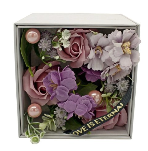 Kwiaty mydlane w pudełku róże prezent flowerbox Kwiaty mydlane w pudełku róże prezent flowerbox