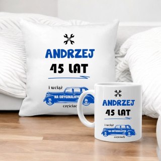 PODUSZKA I KUBEK PREZENT NA URODZINY 40 50 60 LAT DOWOLNY WIEK I IMIĘ #
