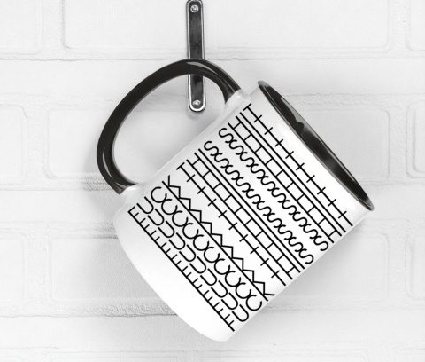 Kubek z ukrytym przekleństwem na śmieszny prezent do pracy na różne okazje