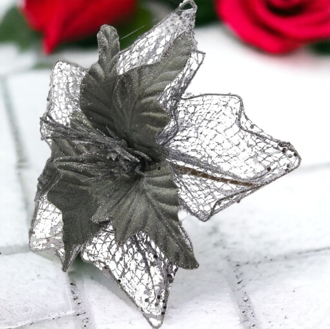 Świąteczny kwiat dekoracyjny Ażur stroik ozdoba