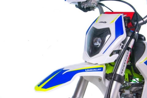 Cross ASIX XB28 90 4T automat E-start zielony