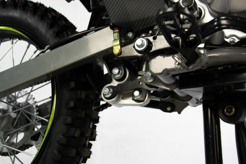 Cross ASIX DEFENDER 250 4T zielony