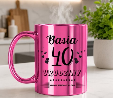 KUBEK RÓŻOWY Z NADRUKIEM PREZENT NA 40 URODZINY KOBIETY KOLEŻANKI MAMY